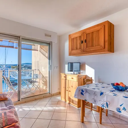 Vue Au Dessus De La Marina Apartman